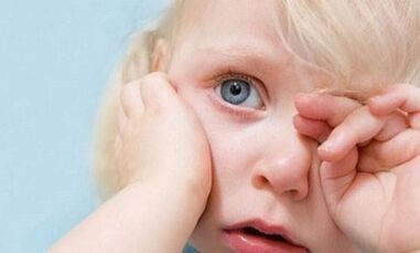 Las razones de la aparición de papilomas alrededor del cuello en niños